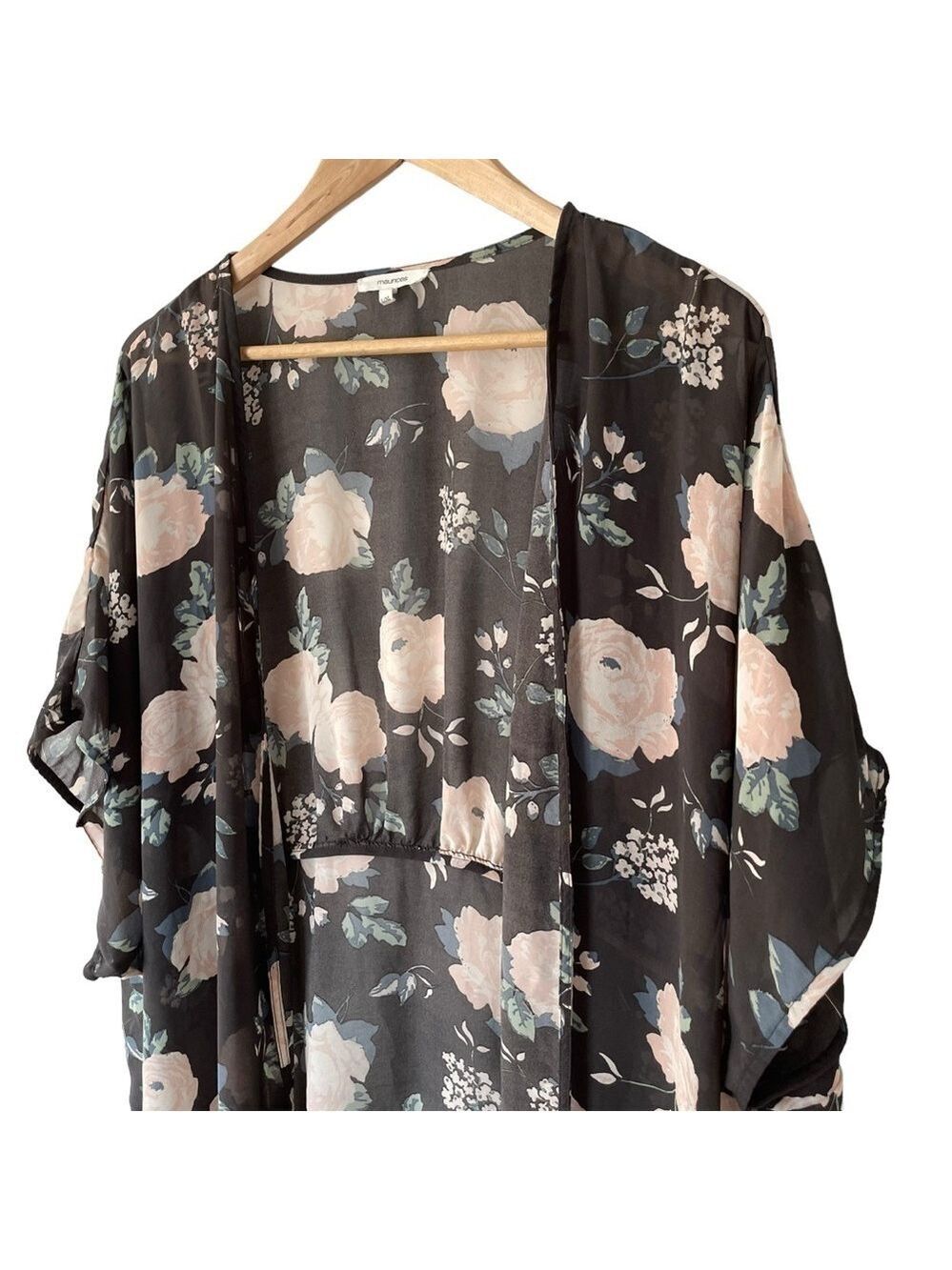 Maurices Floral Kimono Sz M/L Grey Pink Feminine Girly Lightweight Topper EUC